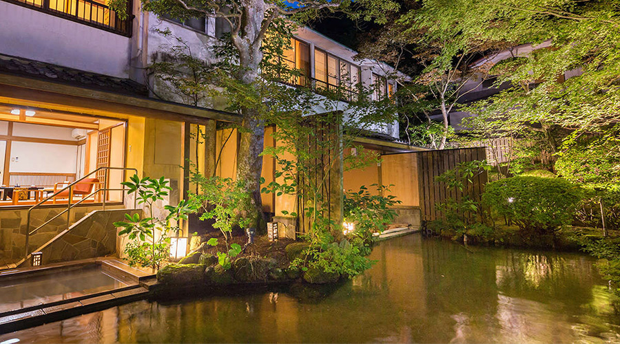 “TSUKITEI”, the room with private open-air hot spring bath